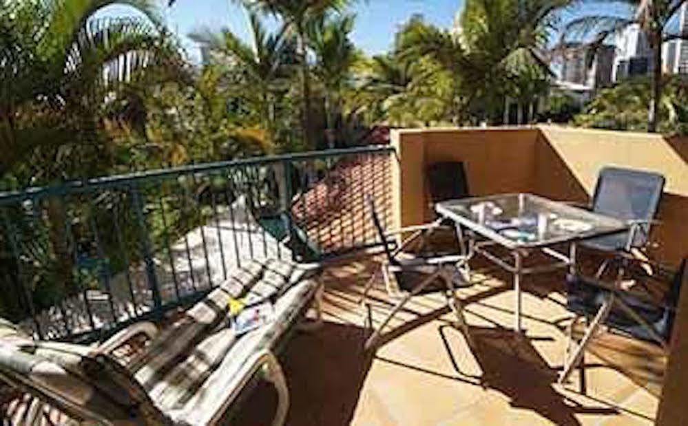 Karana Palms Resort Gold Coast Exterior foto